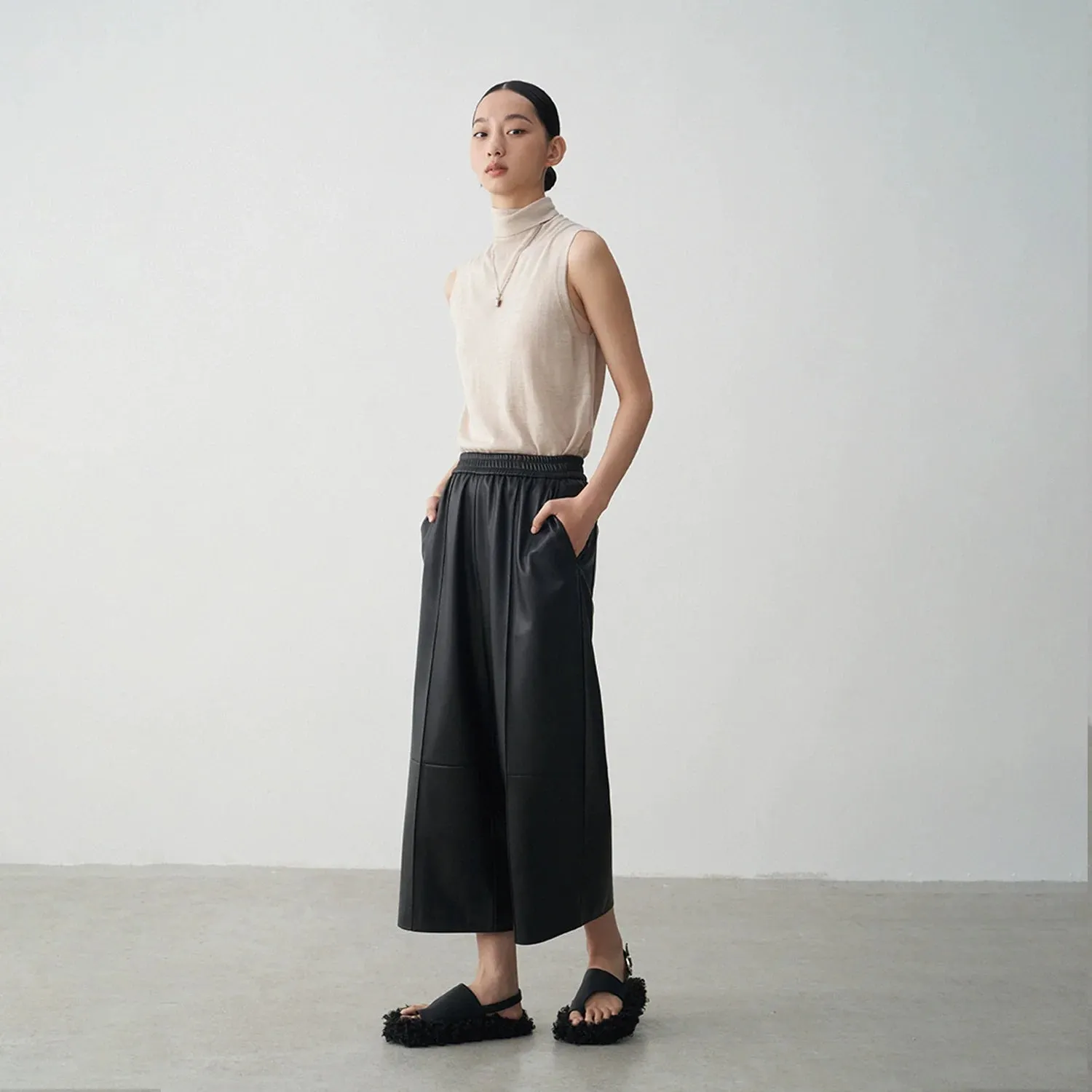 Black Elastic High-Waisted Faux Leather Pants