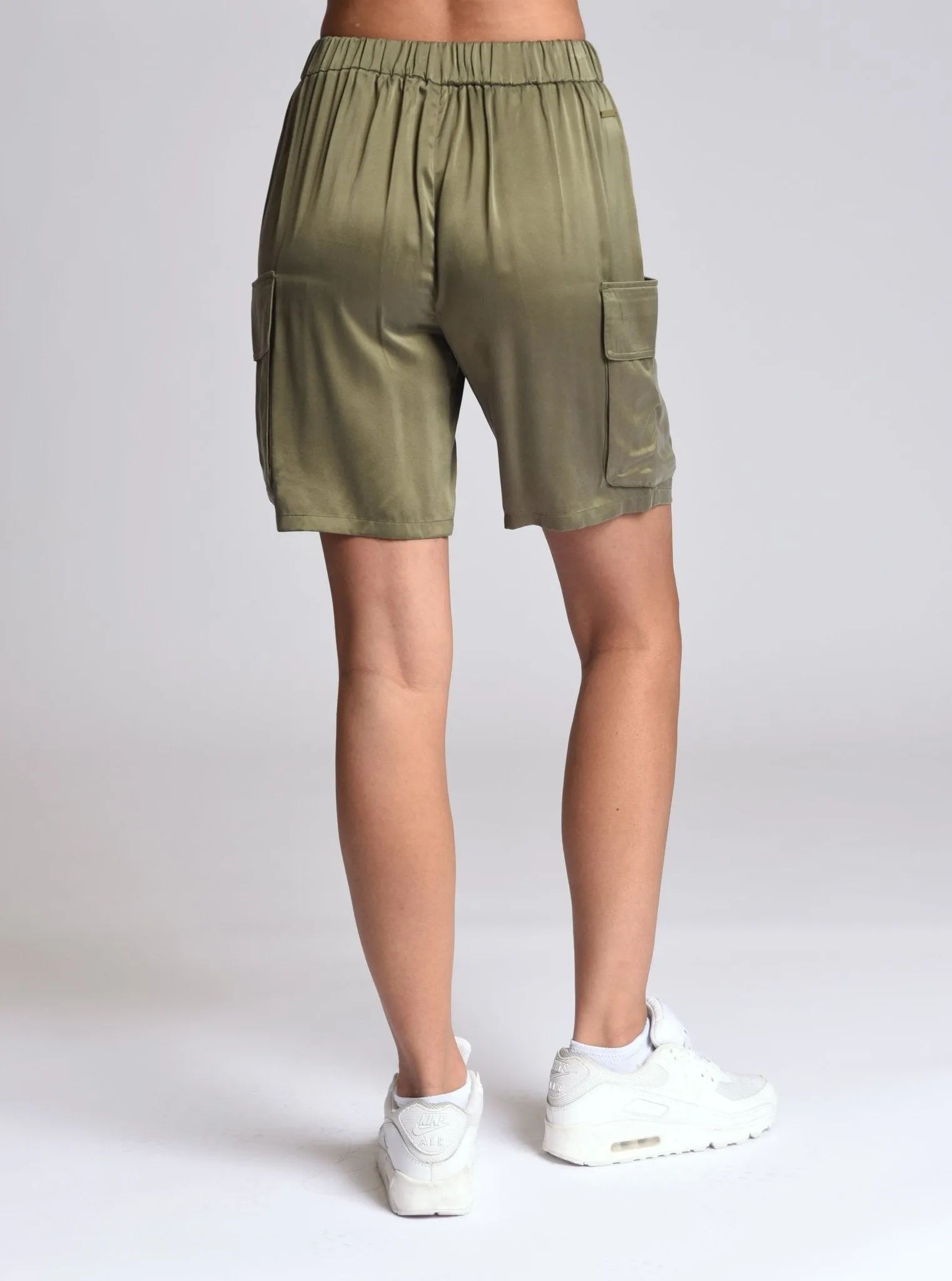 Chelsea Silk Bermuda Cargo Short