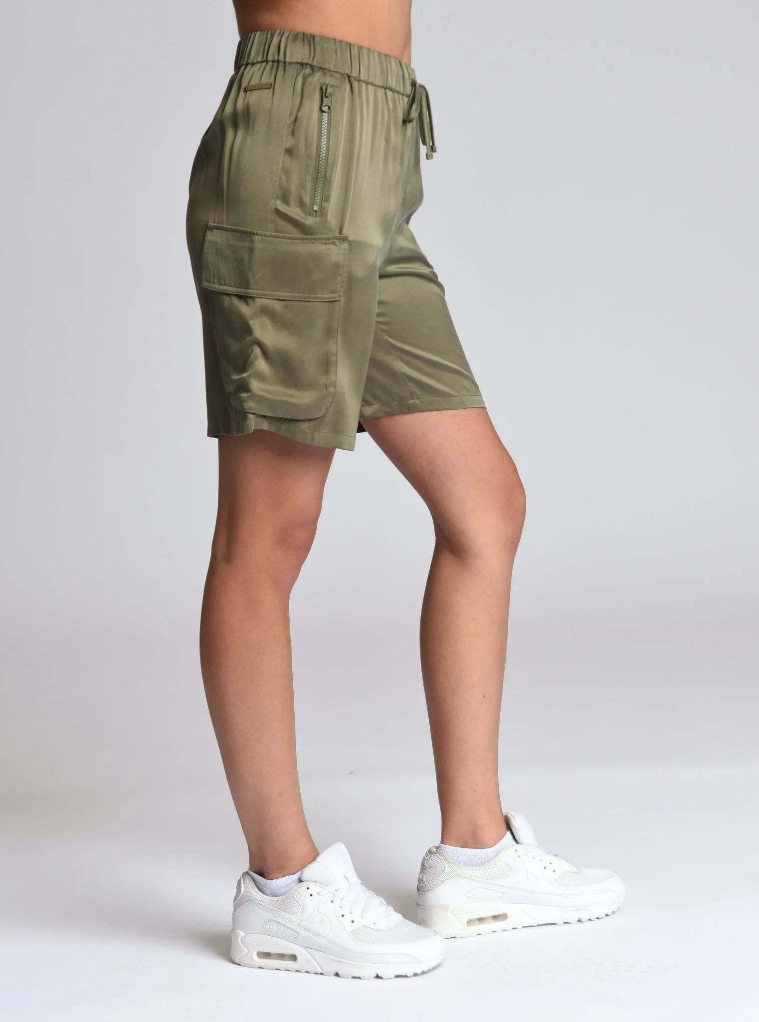Chelsea Silk Bermuda Cargo Short