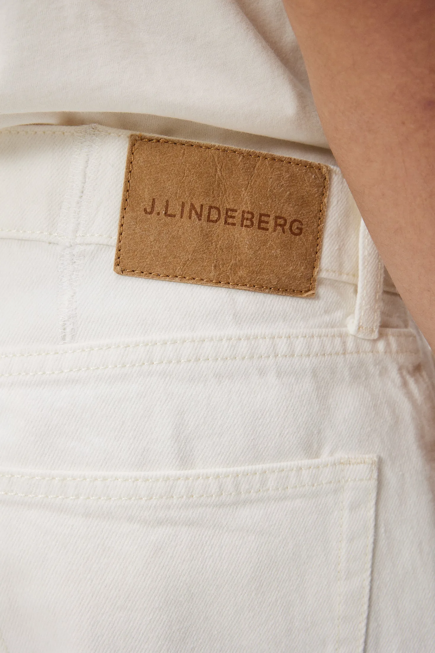 Cody Solid Regular Jeans / Cloud White