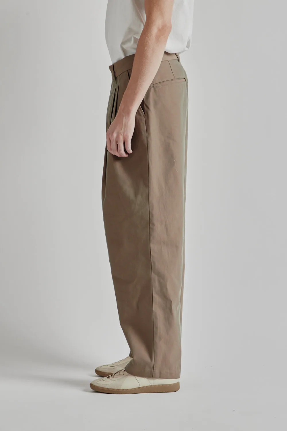 Deep Tuck Pressed Pants - Olive