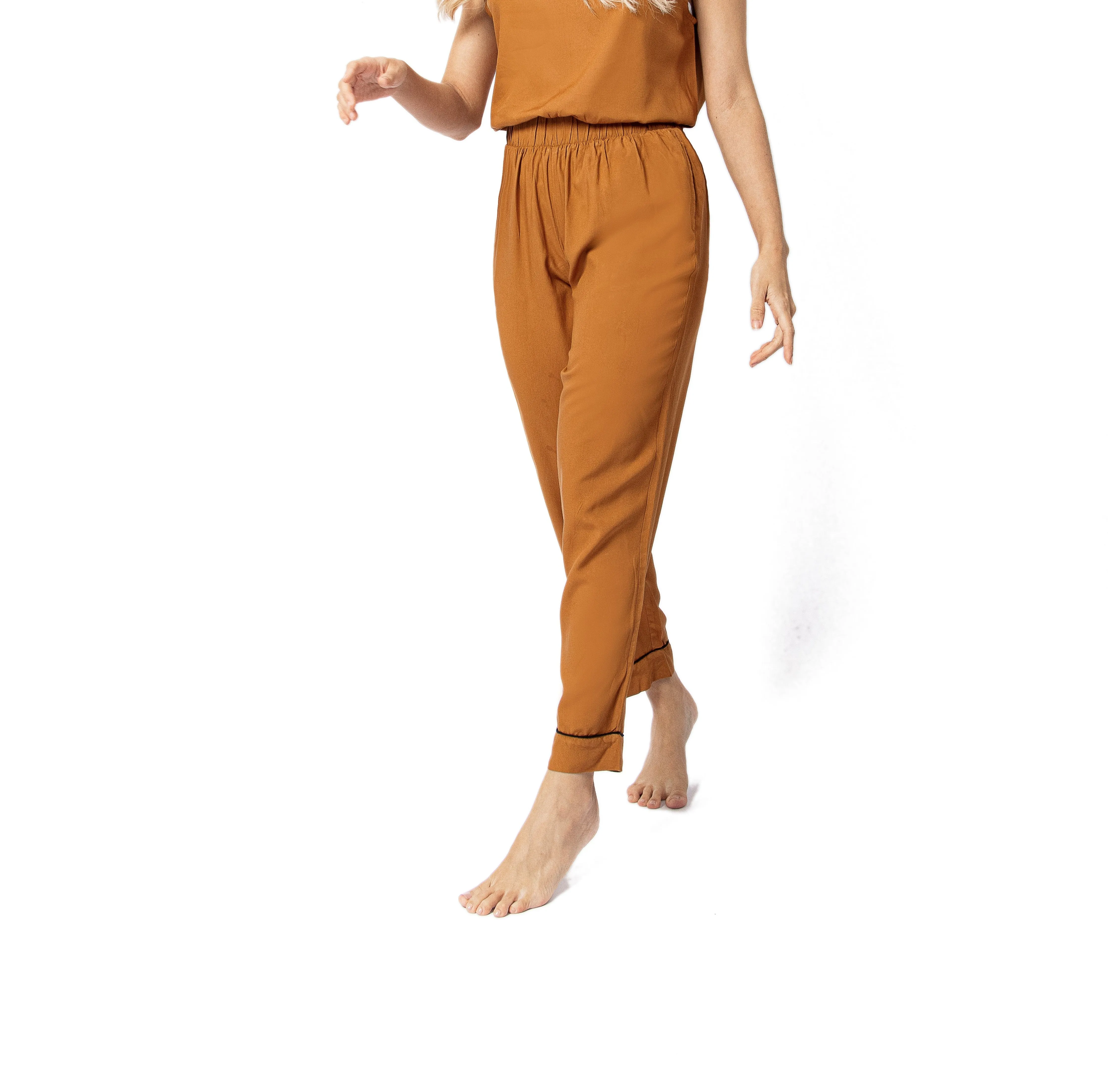Dorthea Pants in Almond