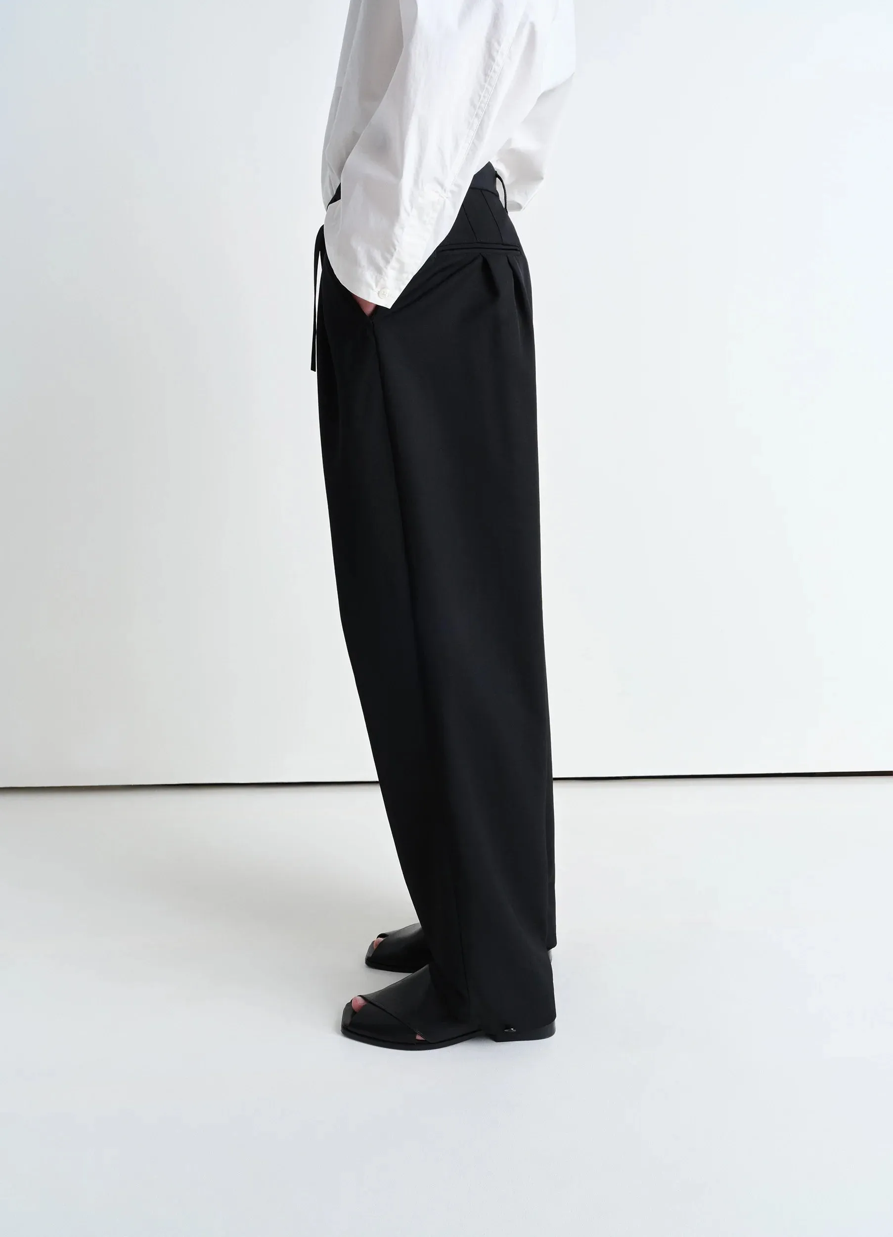DRAWSTRING PLEATED PANTS