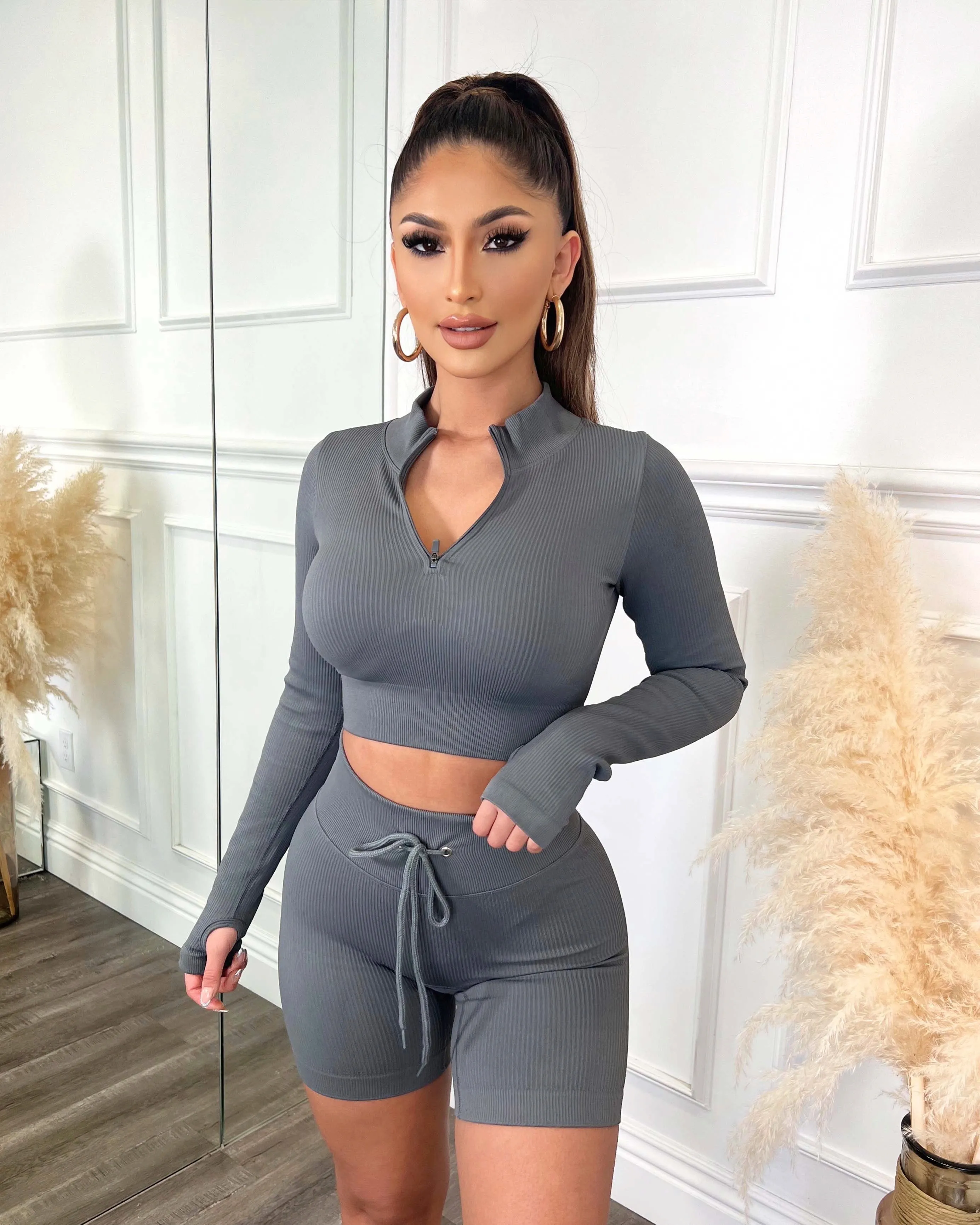 Ribbed Active Drawstring Shorts (Gray)