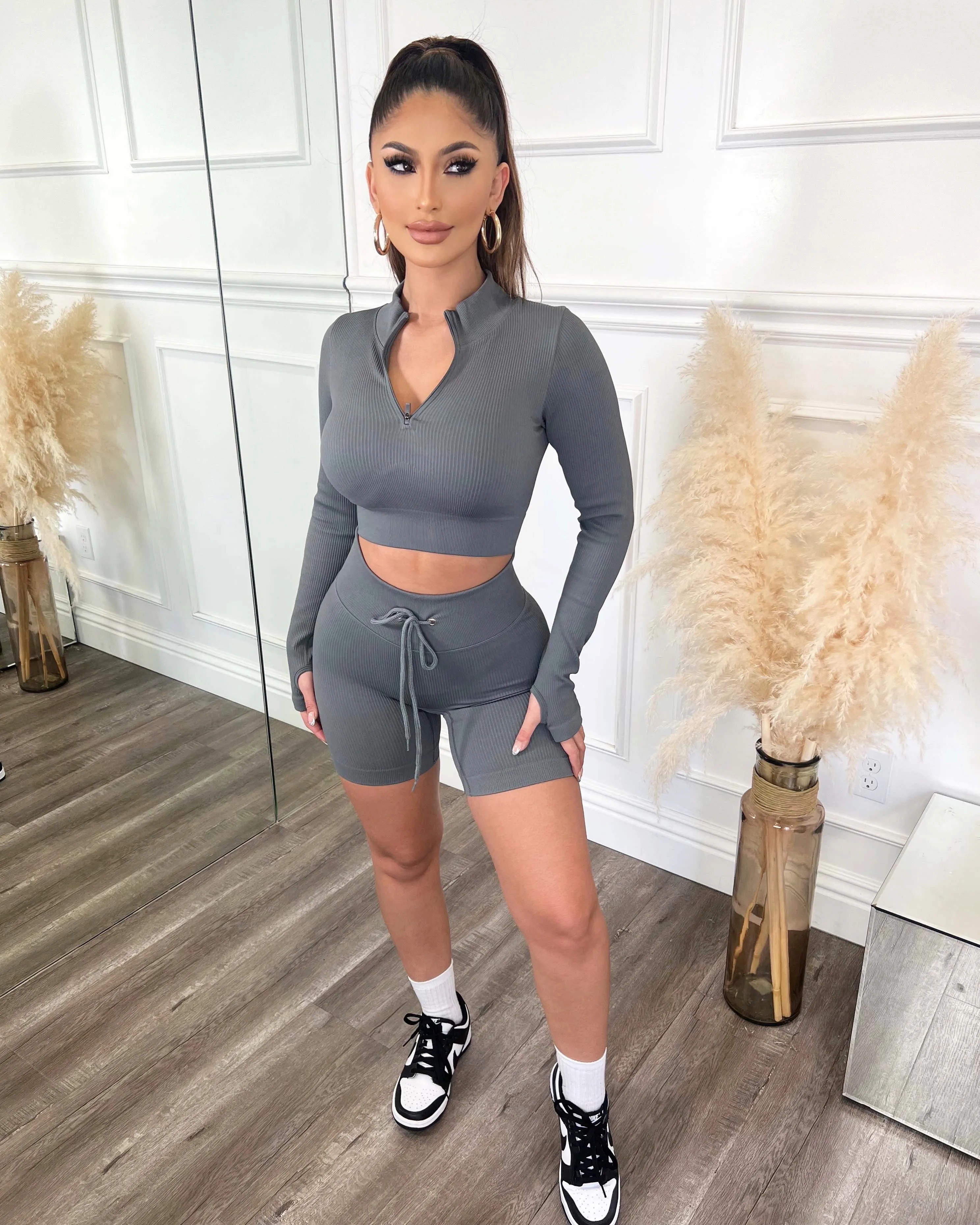 Ribbed Active Drawstring Shorts (Gray)
