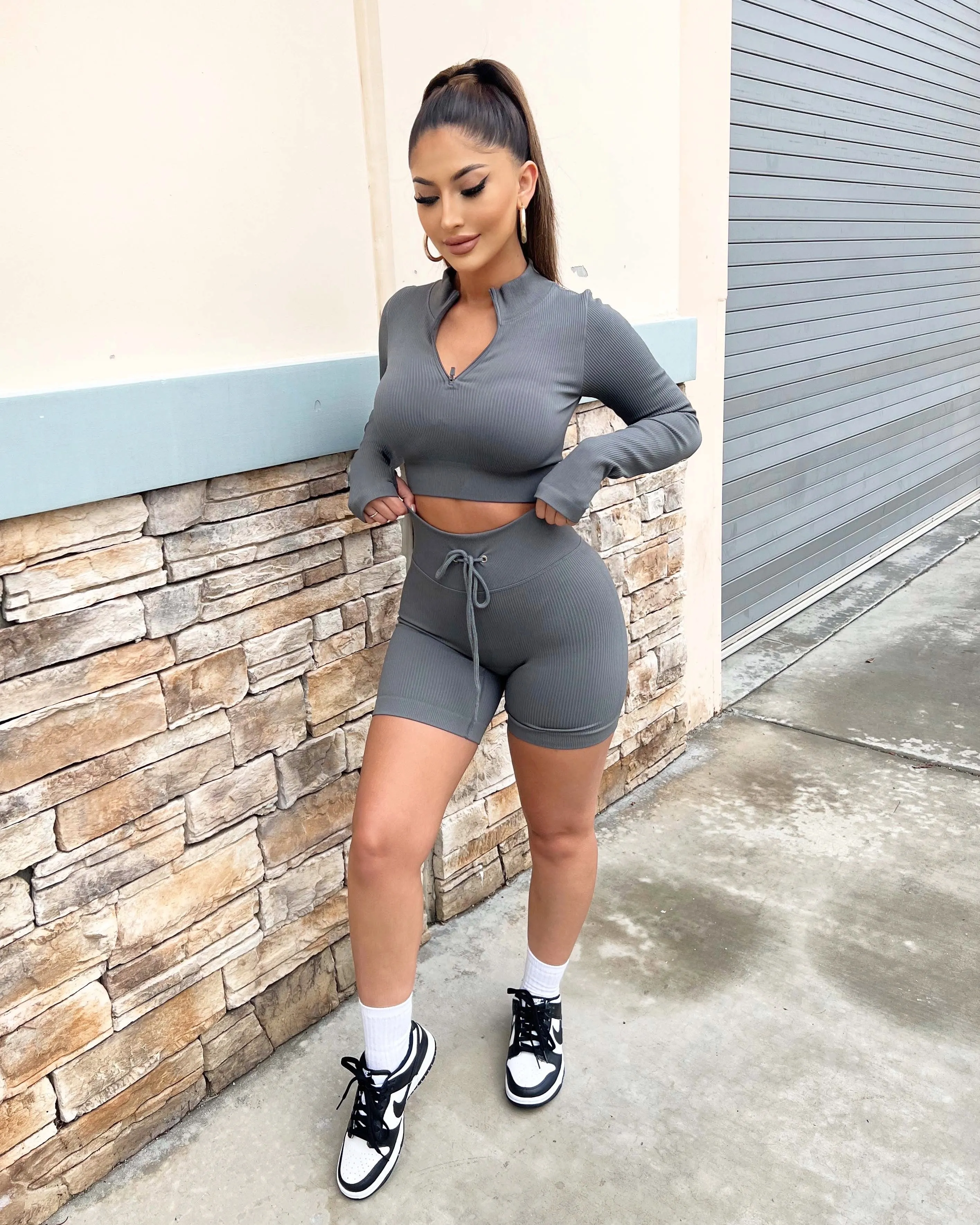 Ribbed Active Drawstring Shorts (Gray)