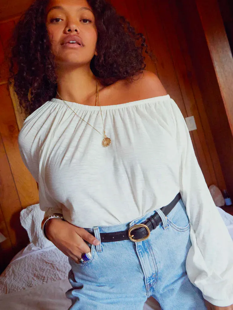 Sloane elastic neck tee in off white