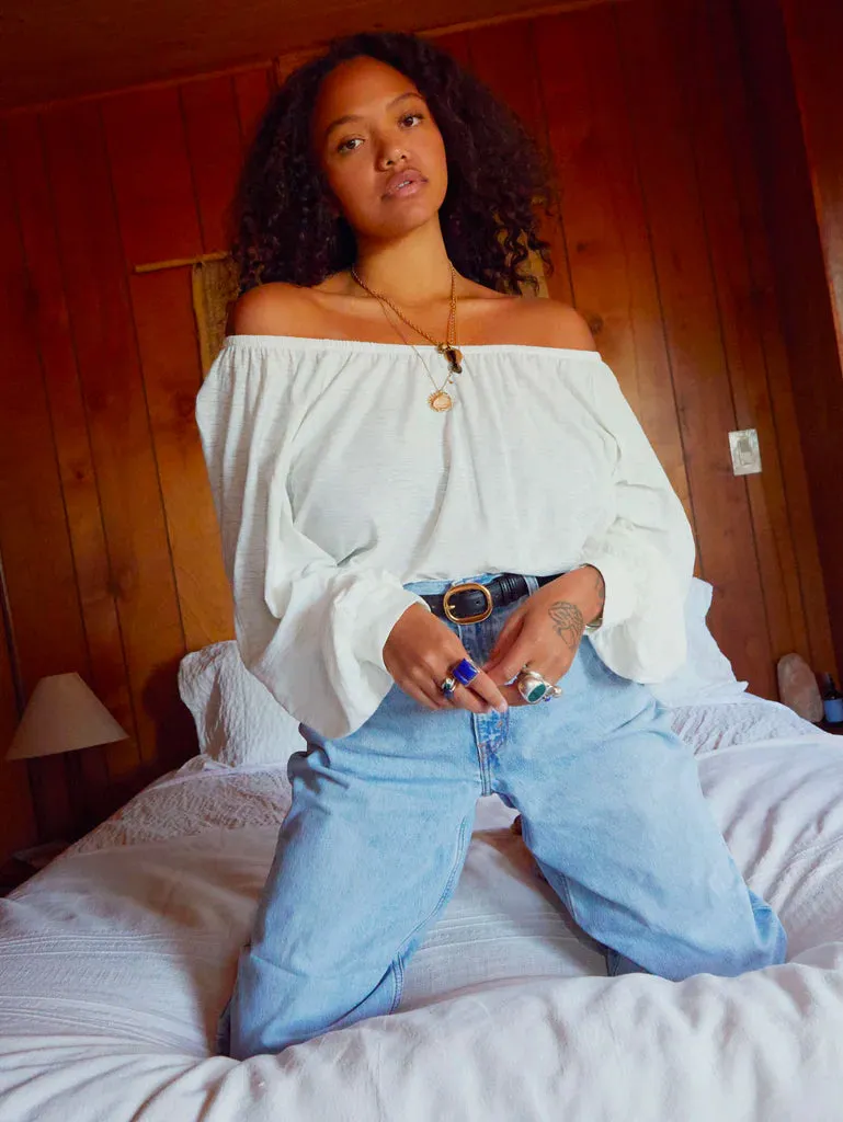 Sloane elastic neck tee in off white